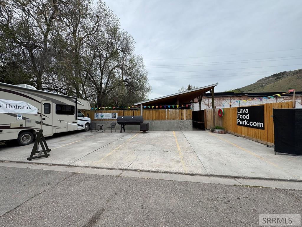 89 S 1st E Property Photo 1
