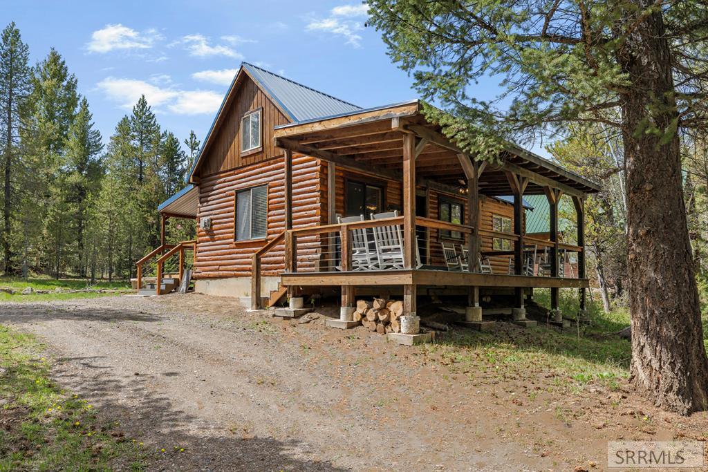 4043 Kiowa Road Property Photo 1