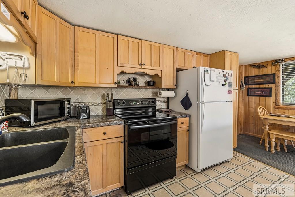 4043 Kiowa Road Property Photo 18