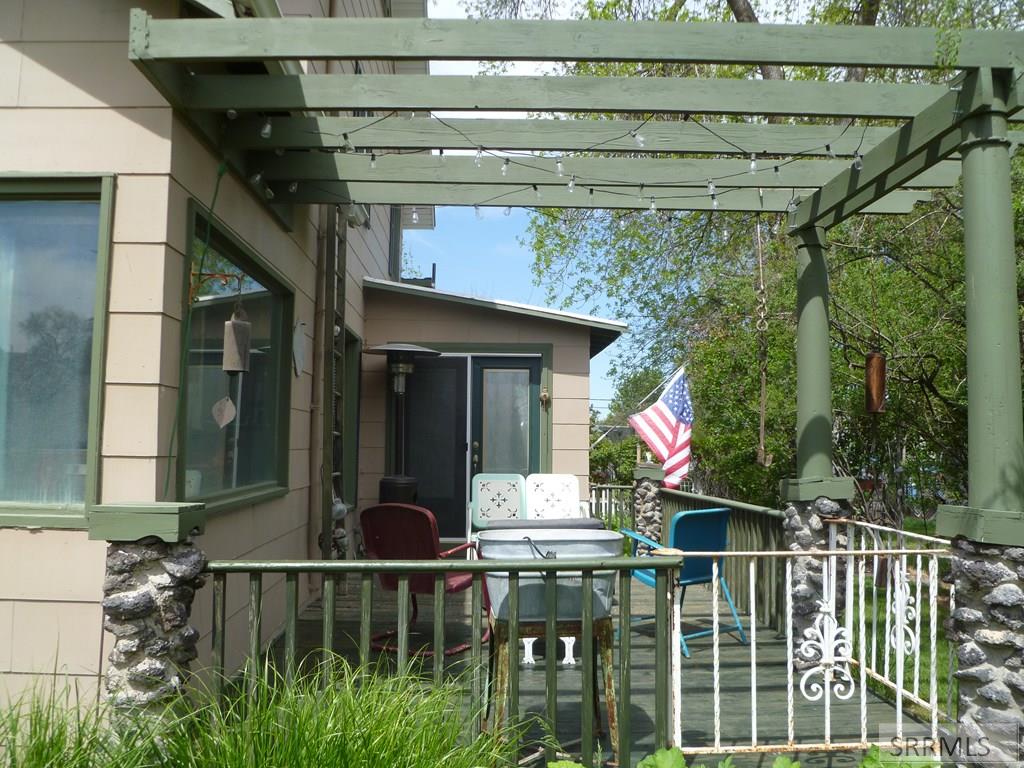 748 Falls Avenue Property Photo 4
