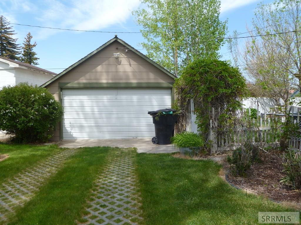 748 Falls Avenue Property Photo 5