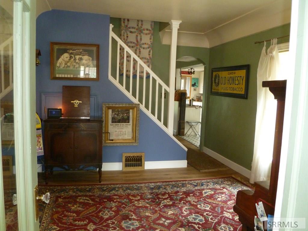 748 Falls Avenue Property Photo 14