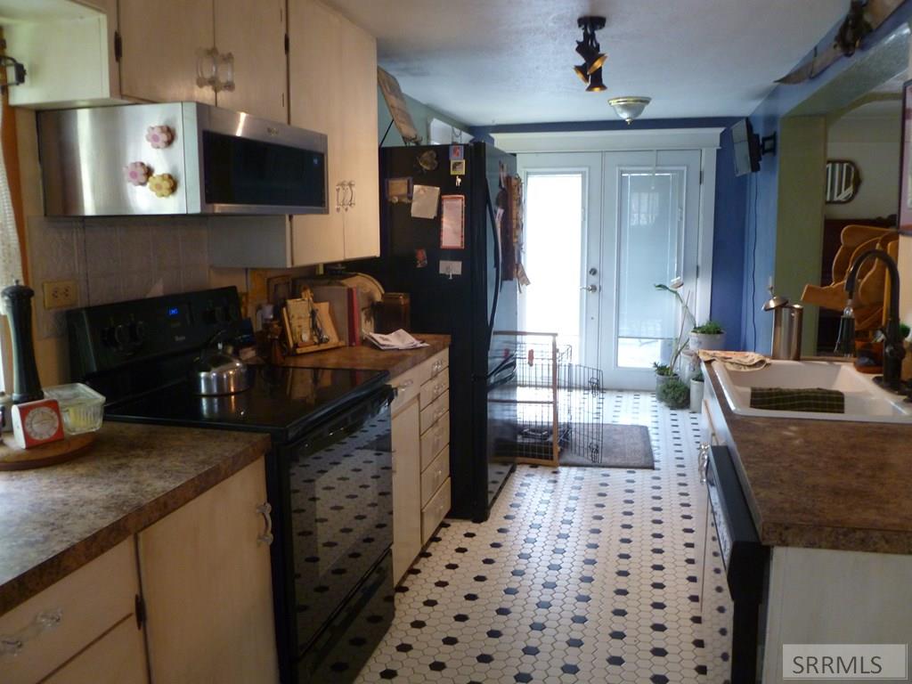 748 Falls Avenue Property Photo 20