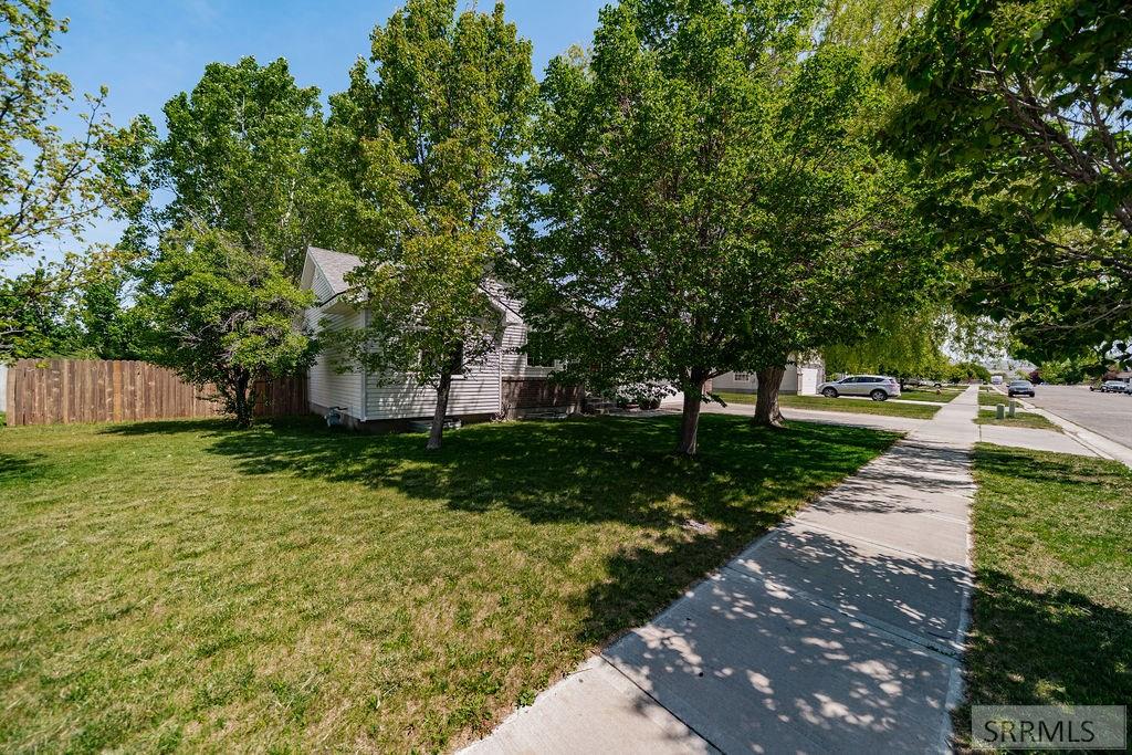 3889 Taylorview Lane Property Photo 7