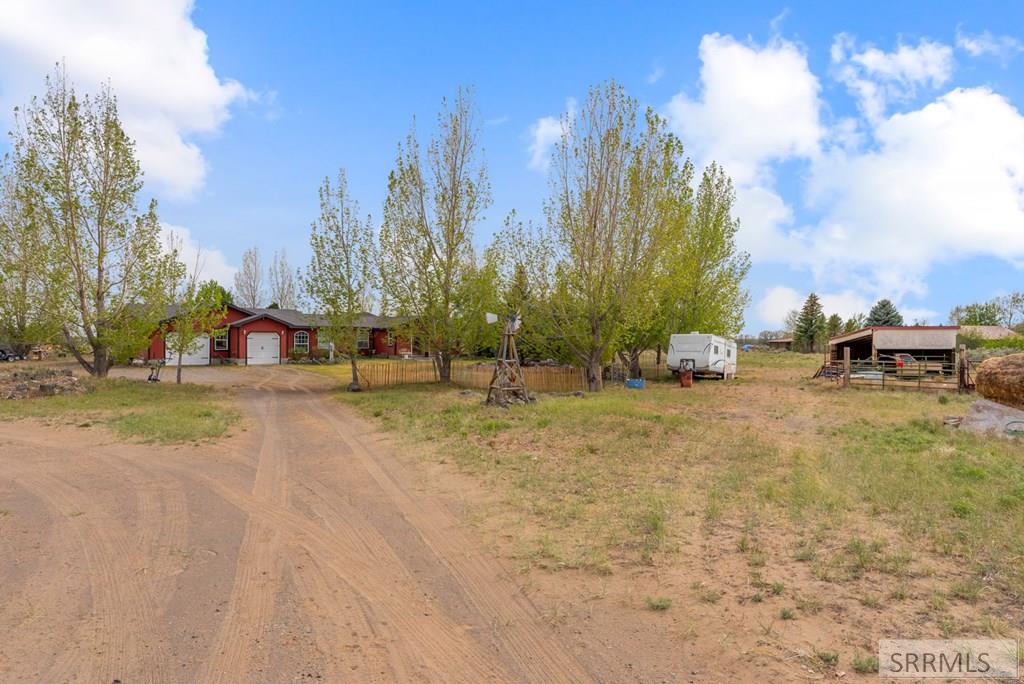 7581 W 6000 N Property Photo 5