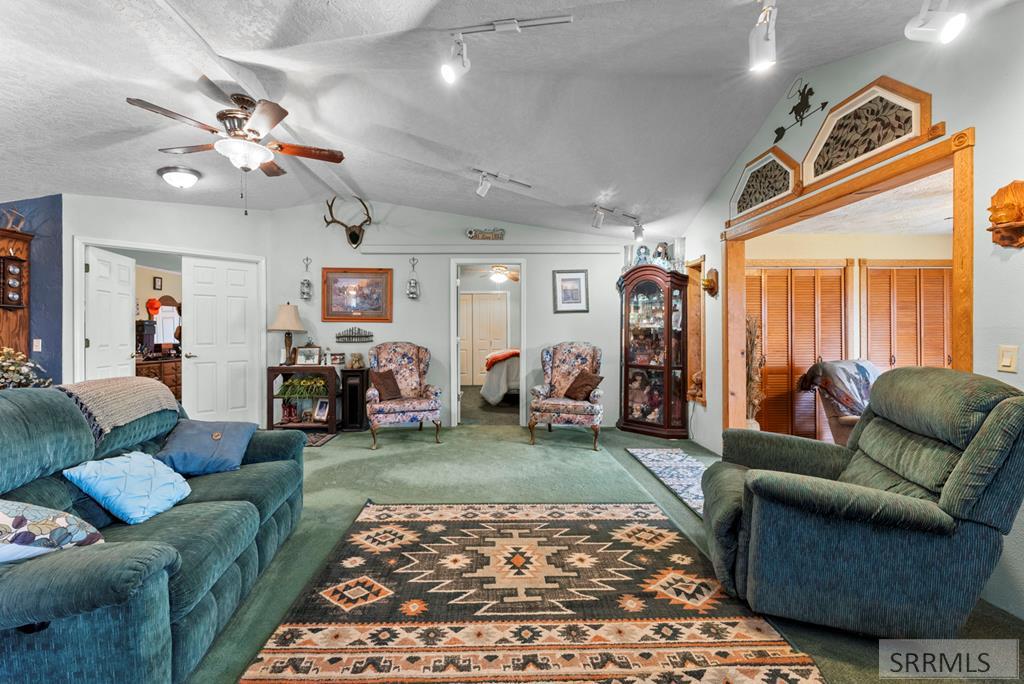 7581 W 6000 N Property Photo 17