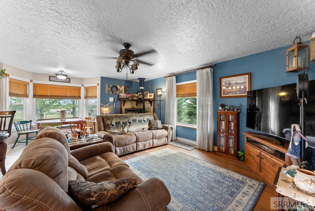 7581 W 6000 N Property Photo 24