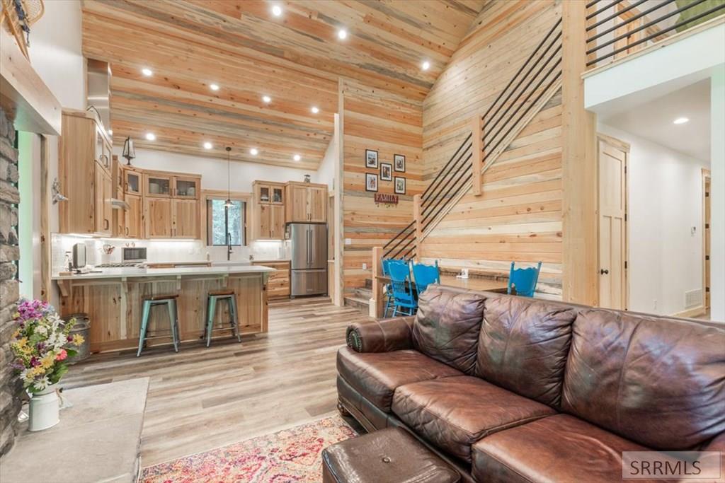 1536 Shadow Run Property Photo 16