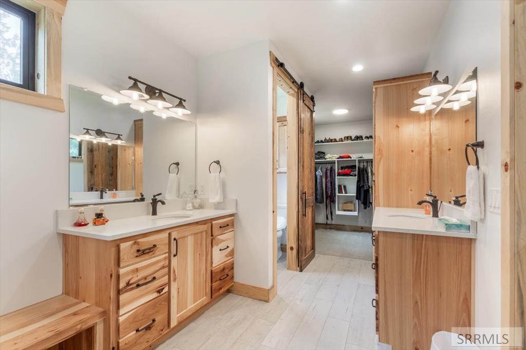 1536 Shadow Run Property Photo 32