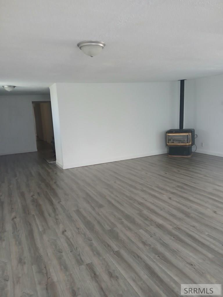 694 W Grand Avenue Property Photo 2