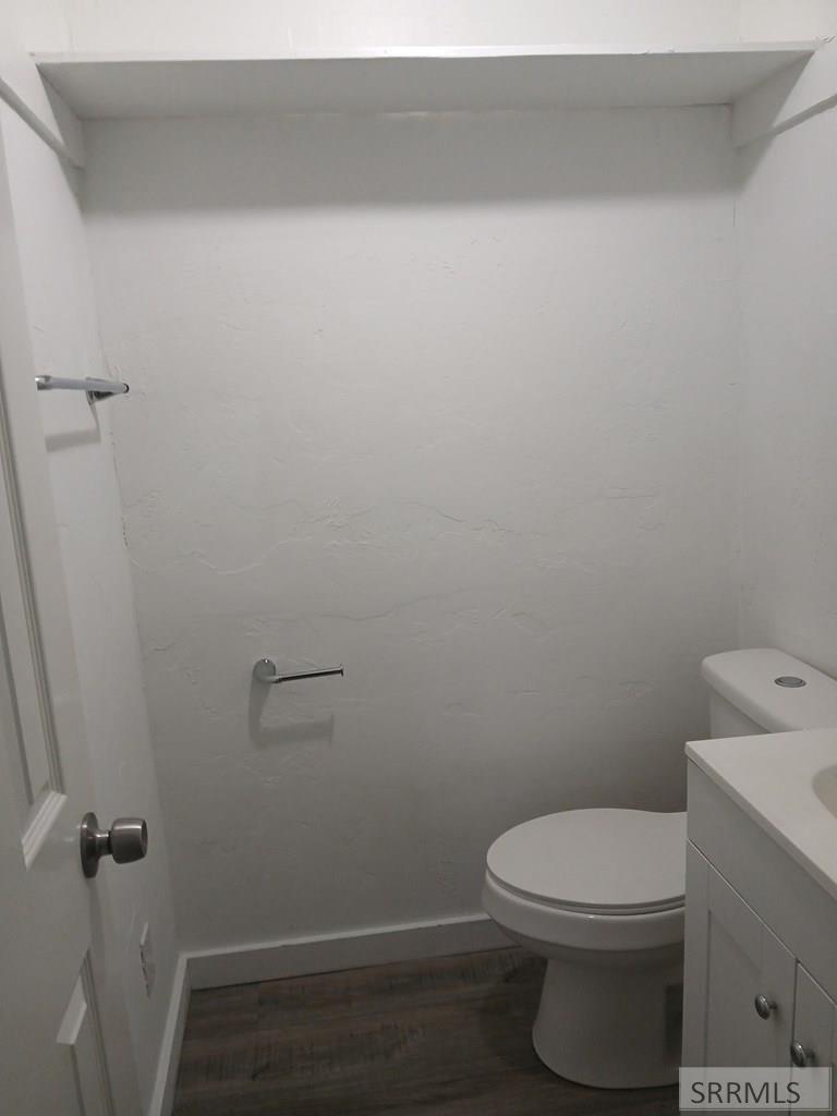 694 W Grand Avenue Property Photo 8
