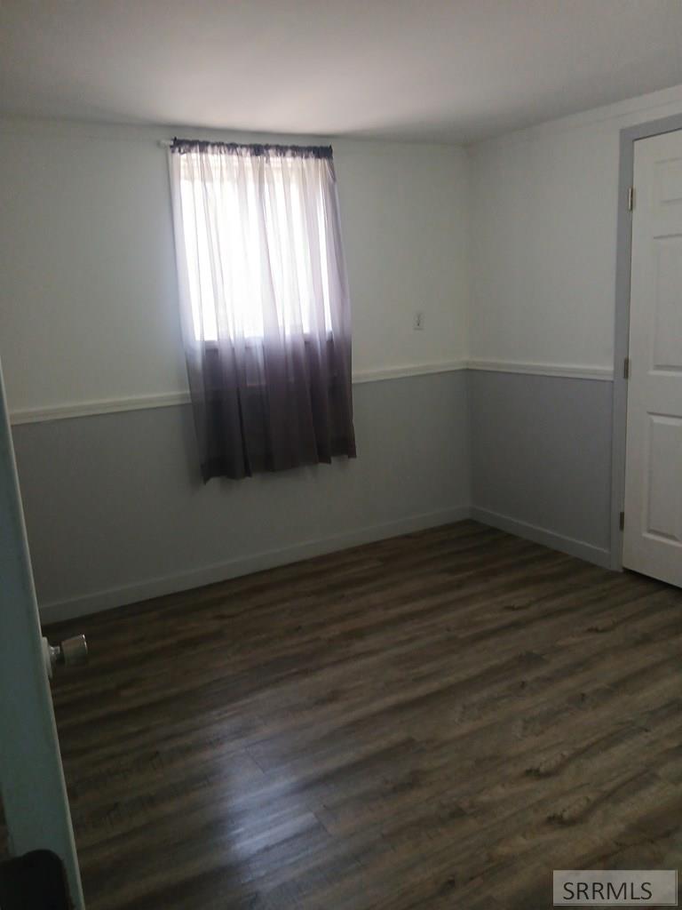 694 W Grand Avenue Property Photo 13