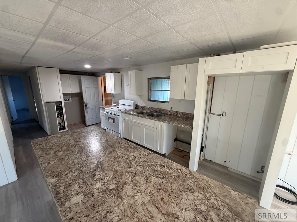 5571 E Iona Road Property Photo 2