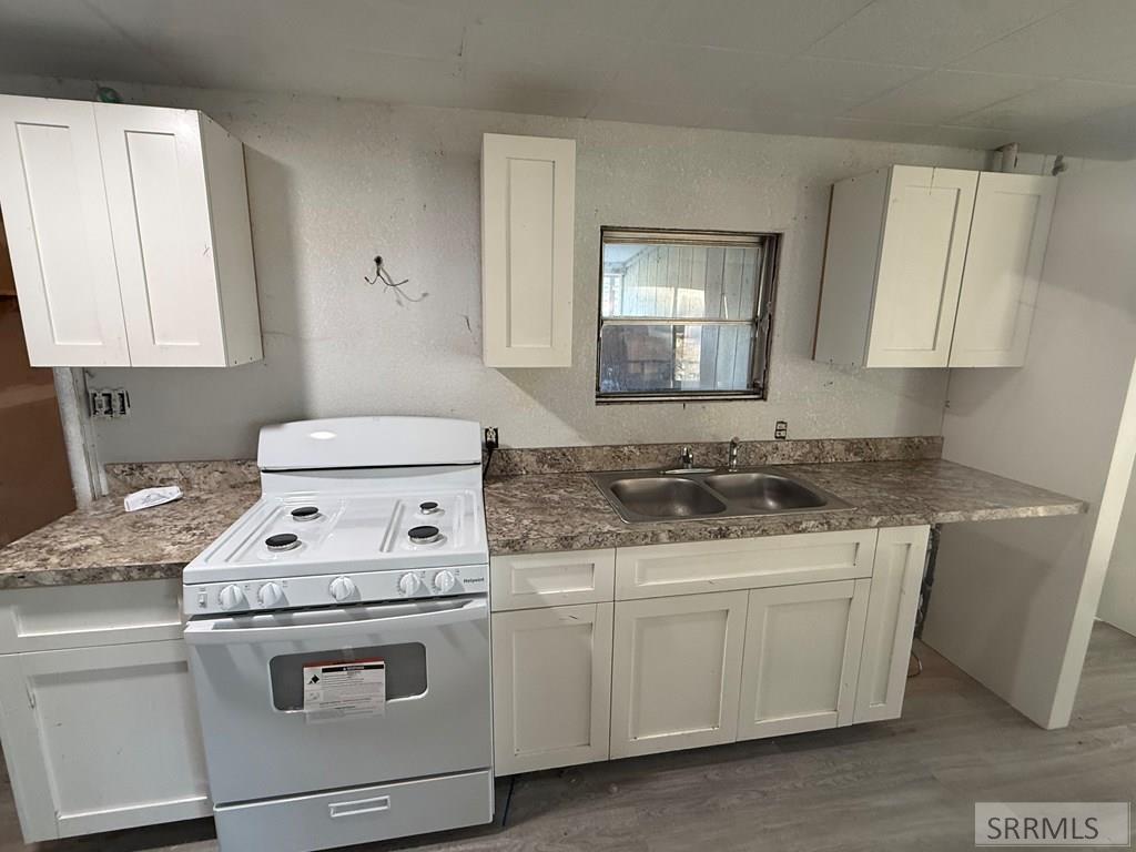5571 E Iona Road Property Photo 4