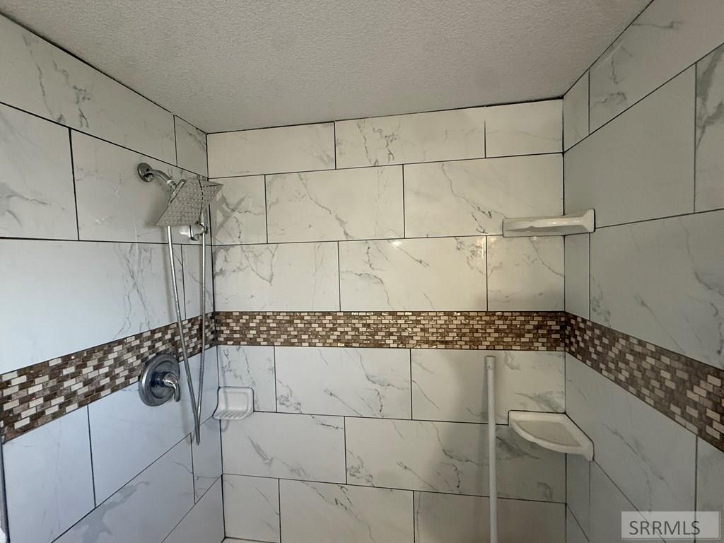 5571 E Iona Road Property Photo 10