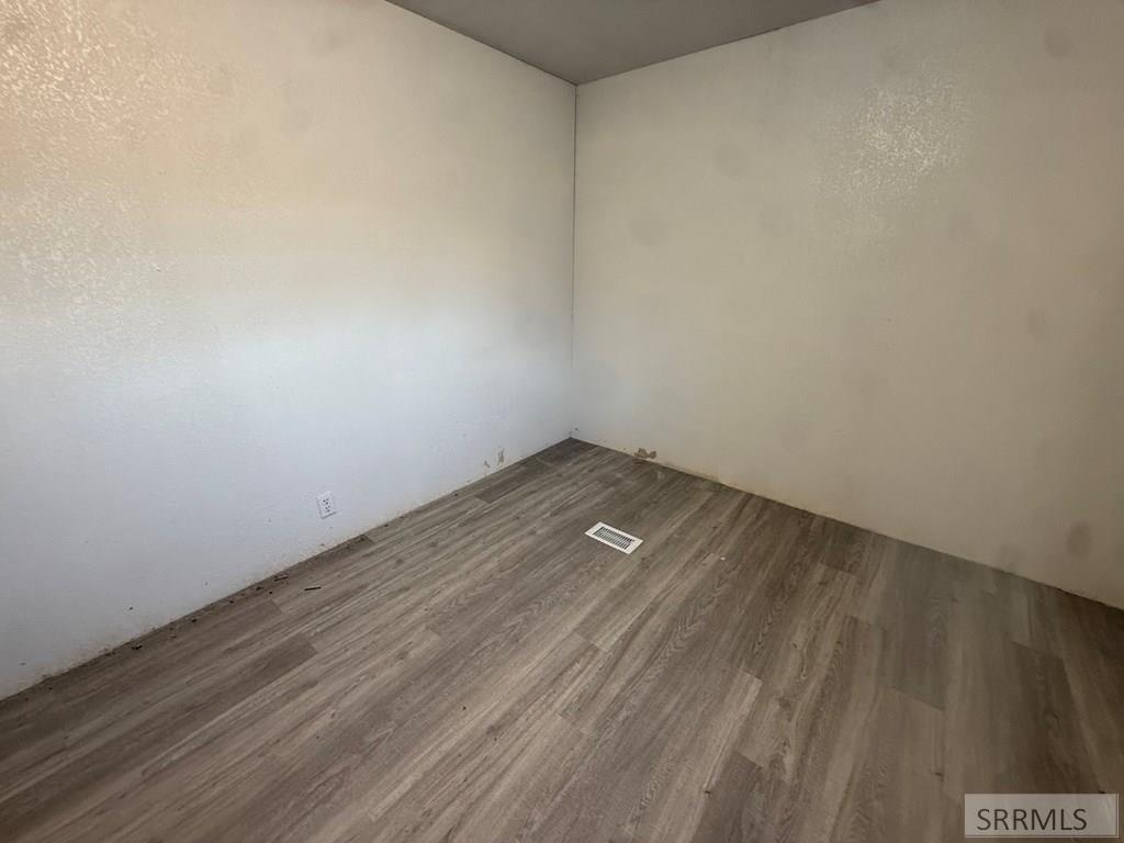 5571 E Iona Road Property Photo 16