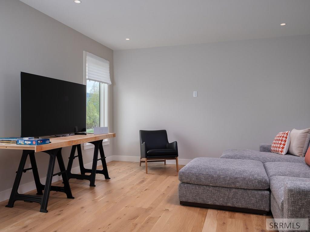 7050 Fox Meadow Drive Property Photo 19