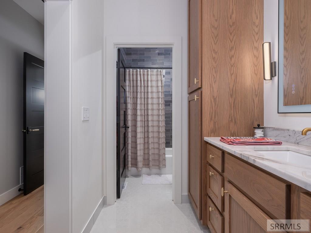 7050 Fox Meadow Drive Property Photo 29
