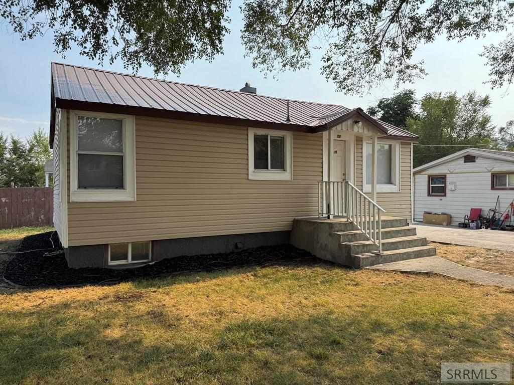 110 Topaz Property Photo 14