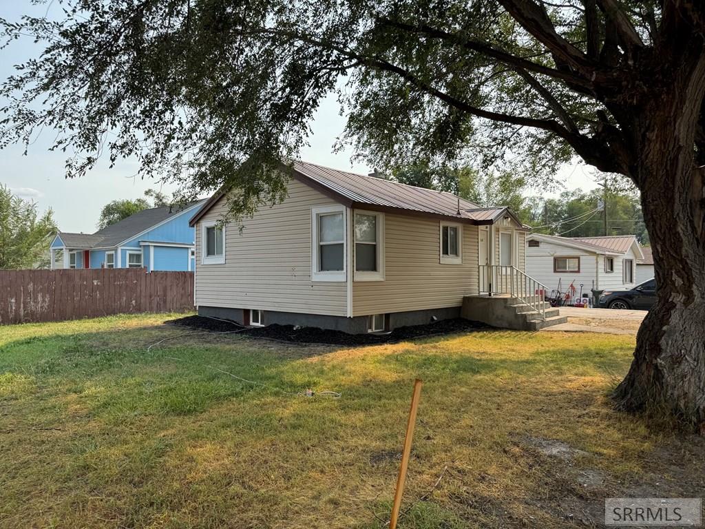 110 Topaz Property Photo 16