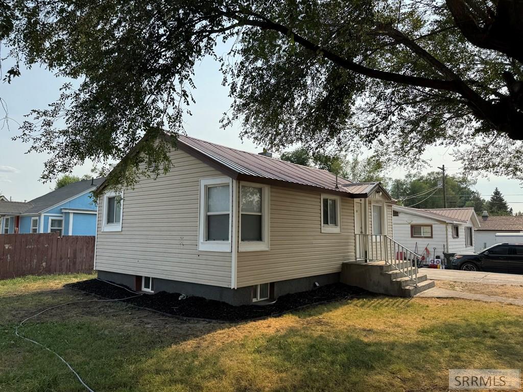 110 Topaz Property Photo 17