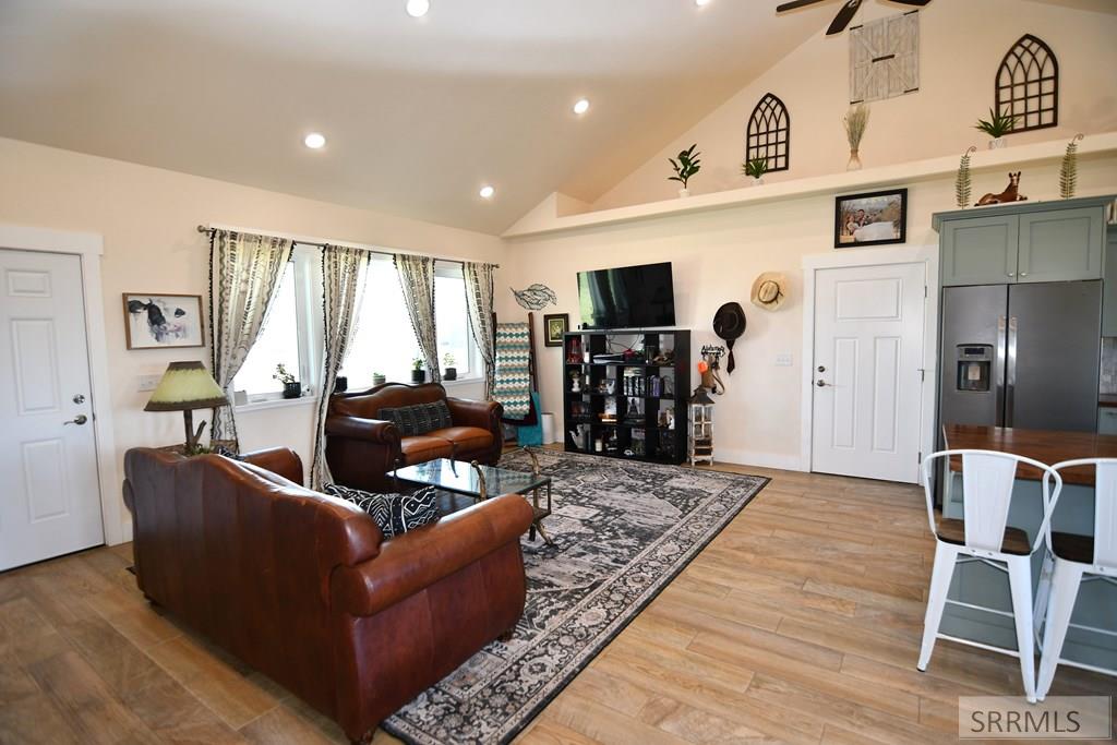 4024 E 66 N Property Photo 3