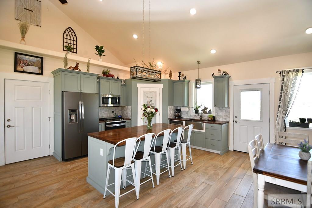 4024 E 66 N Property Photo 5