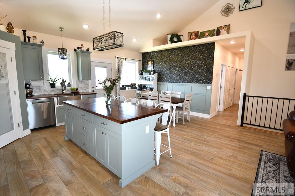 4024 E 66 N Property Photo 6