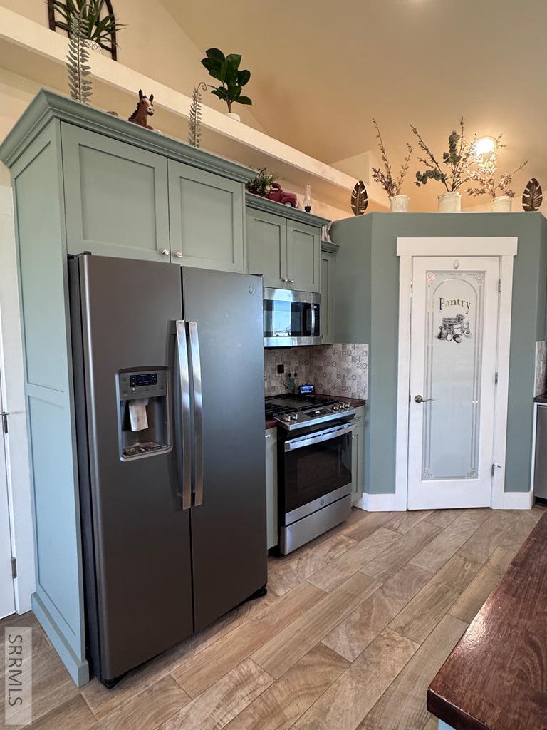 4024 E 66 N Property Photo 10