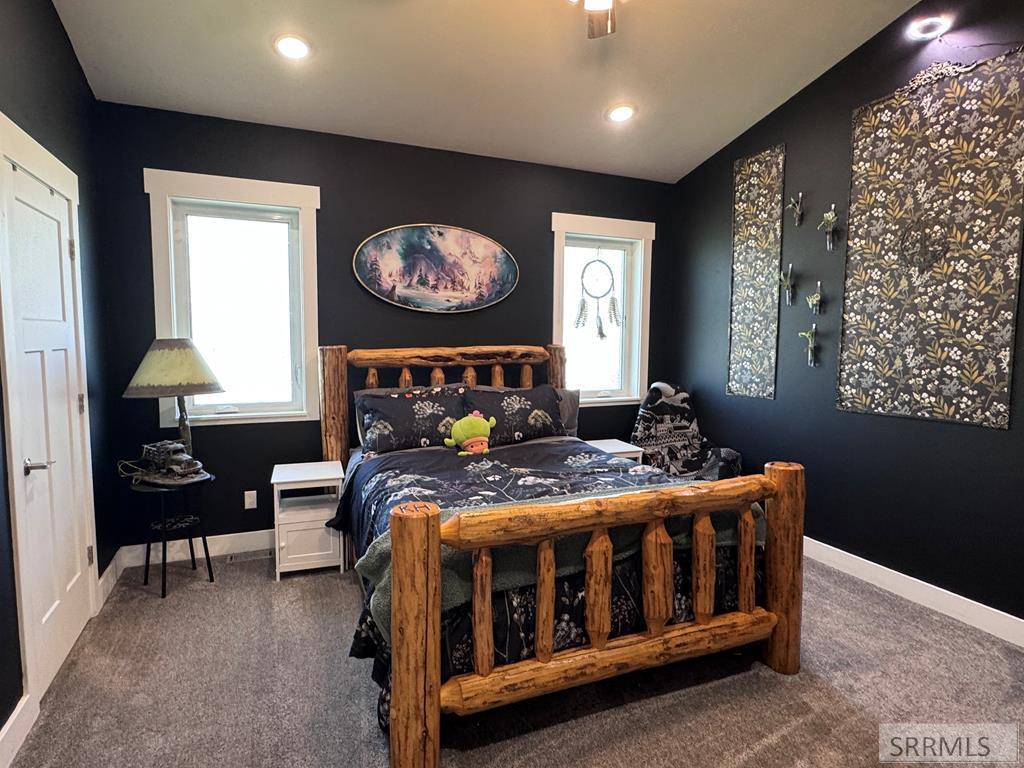 4024 E 66 N Property Photo 17