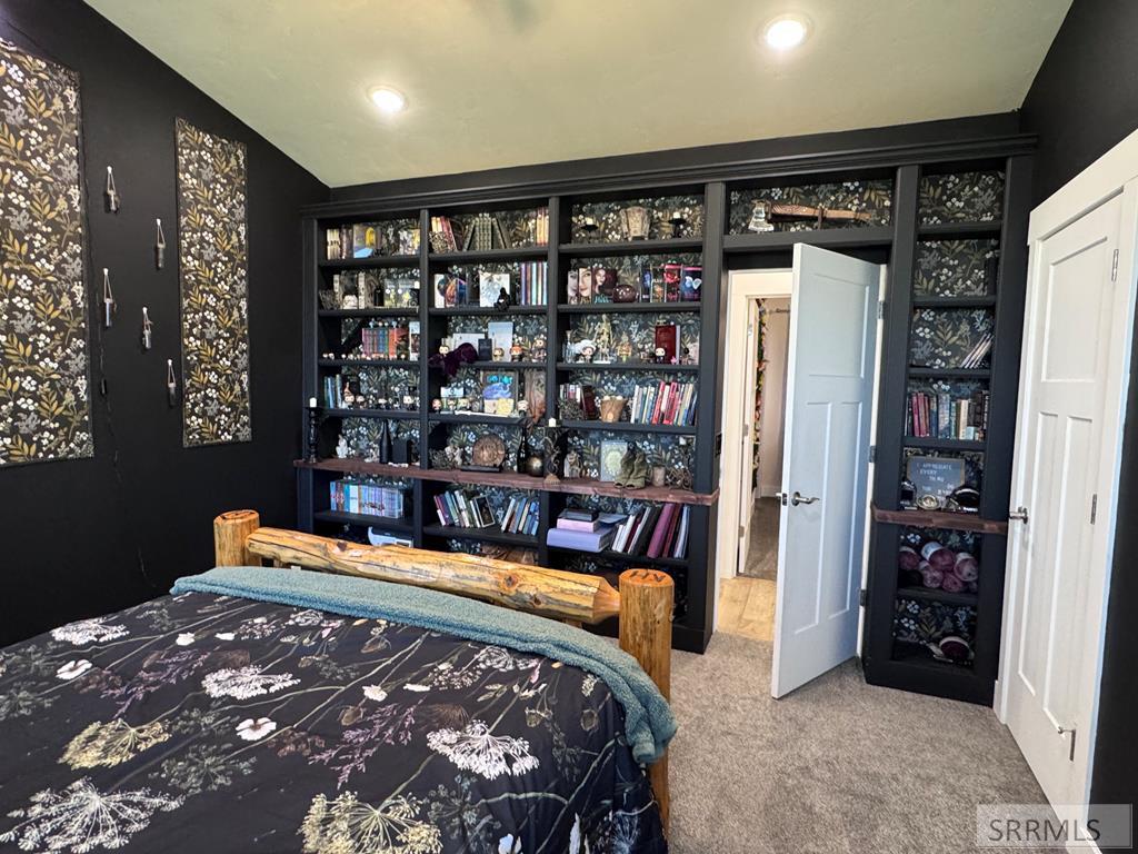 4024 E 66 N Property Photo 23