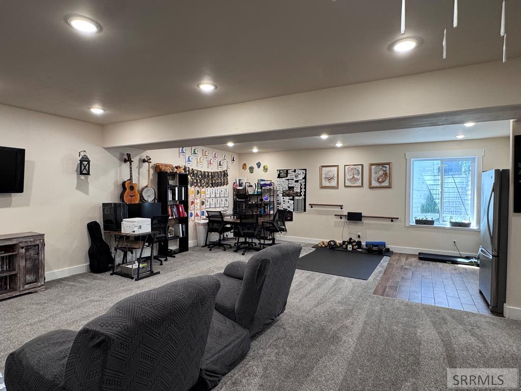 4024 E 66 N Property Photo 33