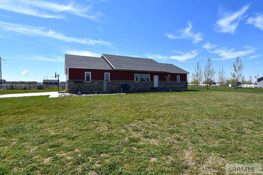 4024 E 66 N Property Photo 51