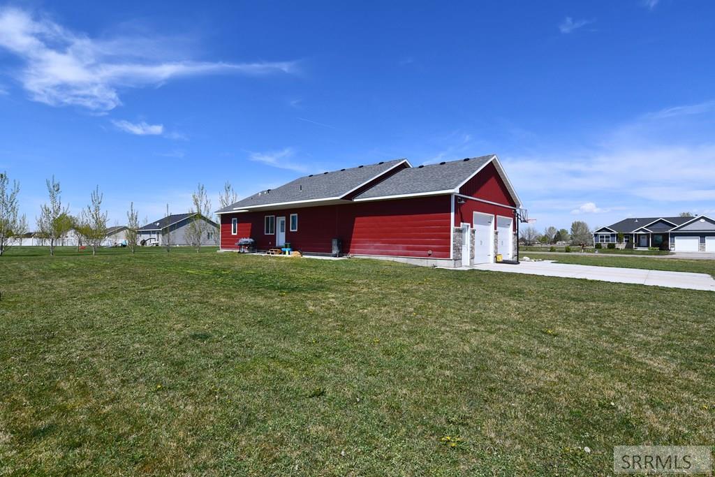 4024 E 66 N Property Photo 53