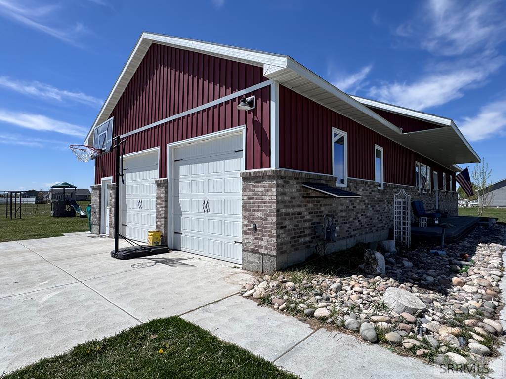 4024 E 66 N Property Photo 54