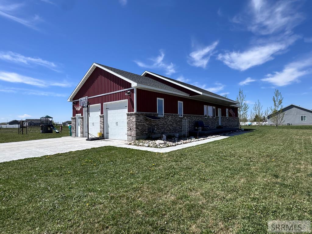 4024 E 66 N Property Photo 55