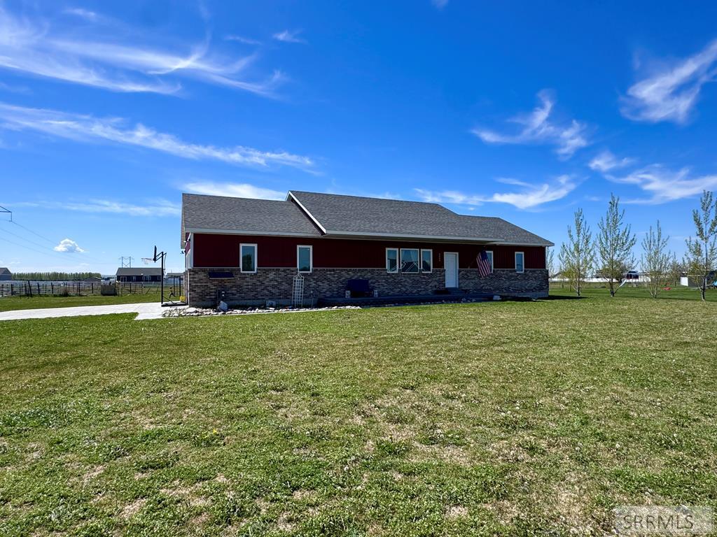 4024 E 66 N Property Photo 56