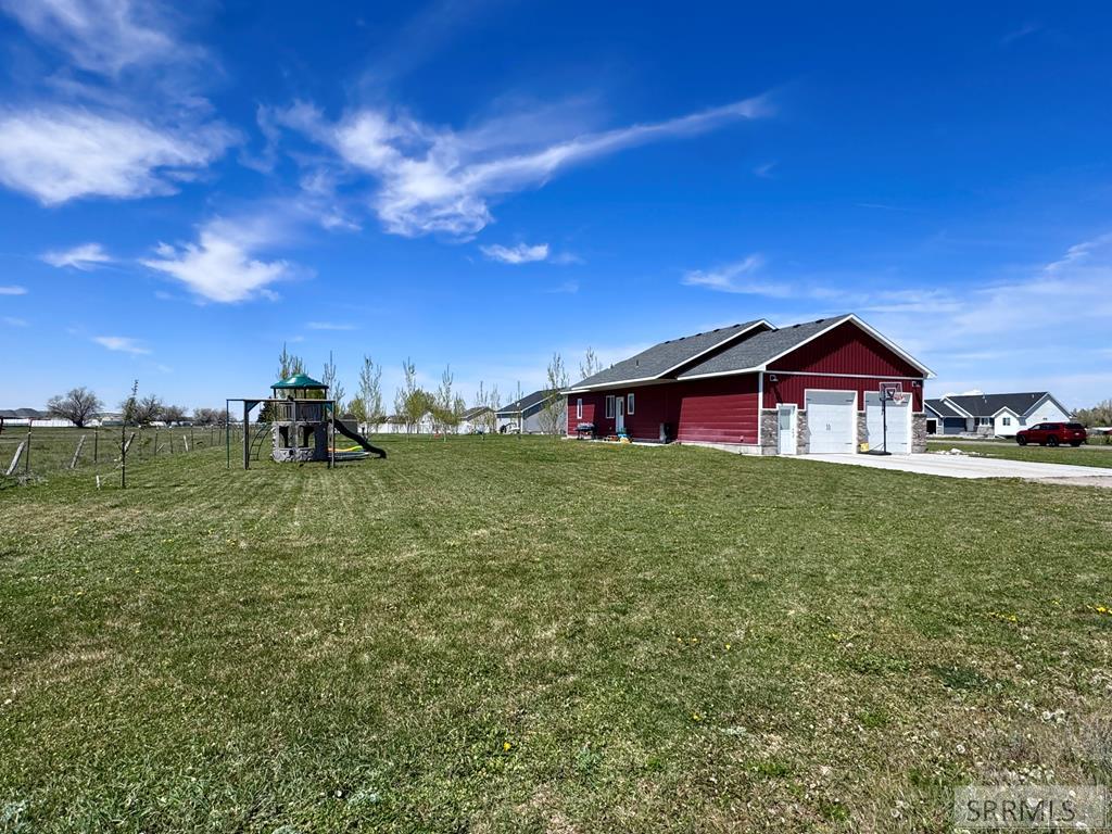 4024 E 66 N Property Photo 63