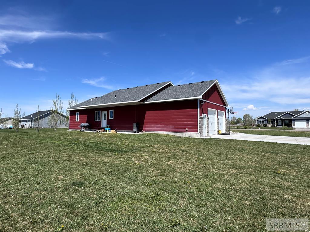 4024 E 66 N Property Photo 64