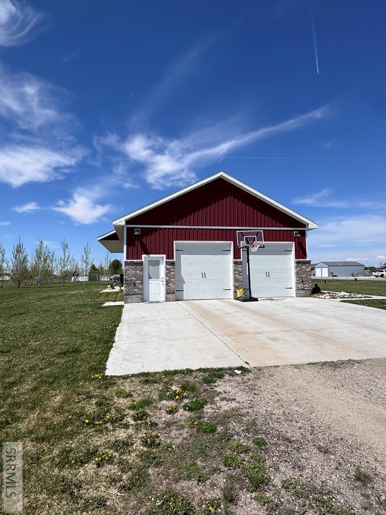 4024 E 66 N Property Photo 67