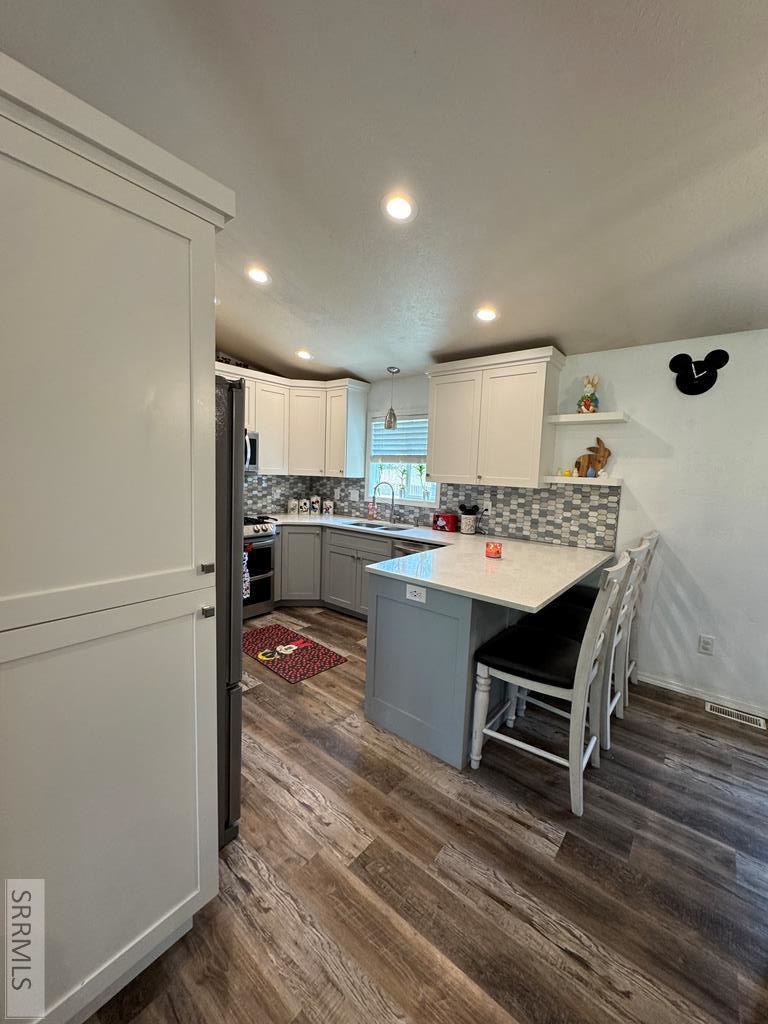 2312 E Oakmont Drive Property Photo 7