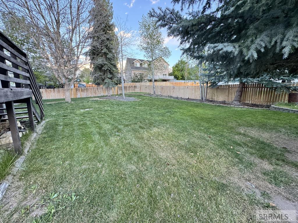 2312 E Oakmont Drive Property Photo 15