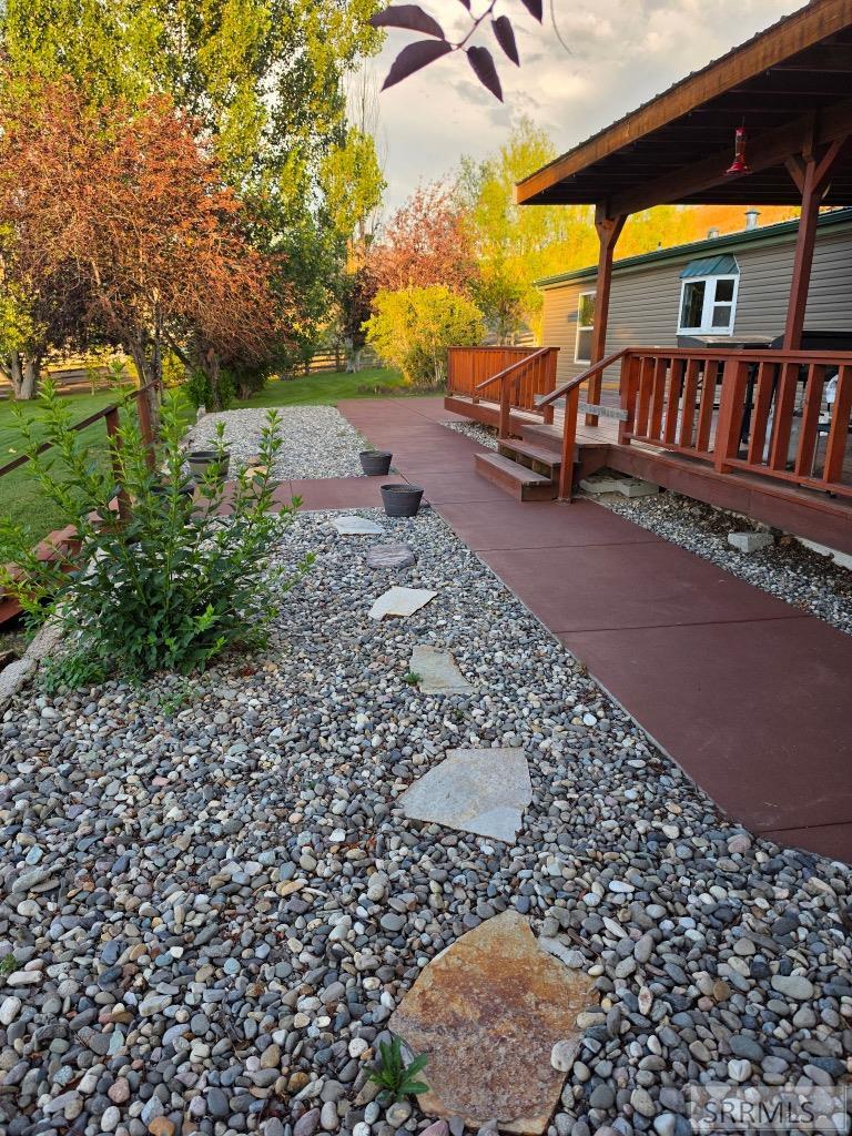 190 Meadow Road Property Photo 4