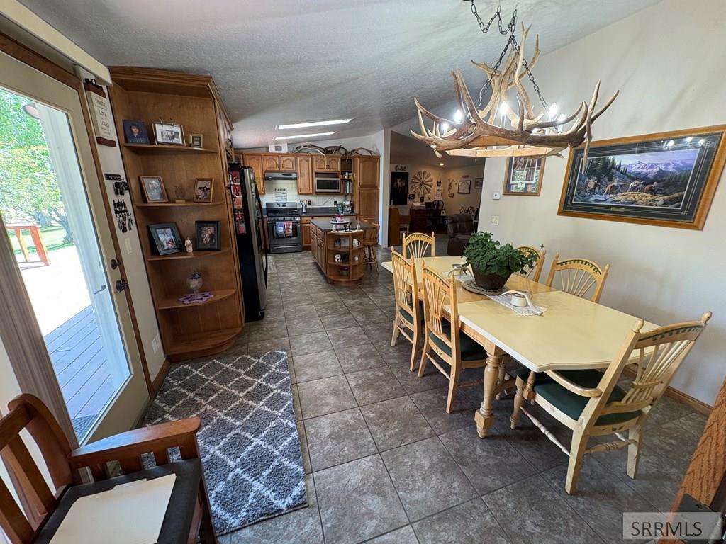190 Meadow Road Property Photo 8