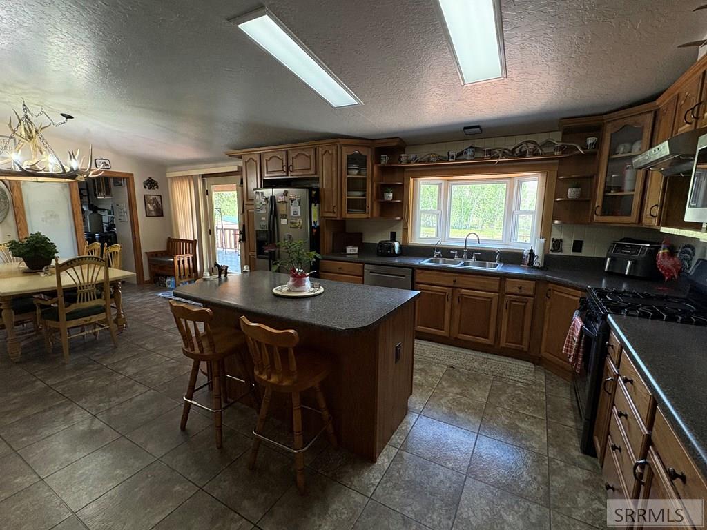 190 Meadow Road Property Photo 10