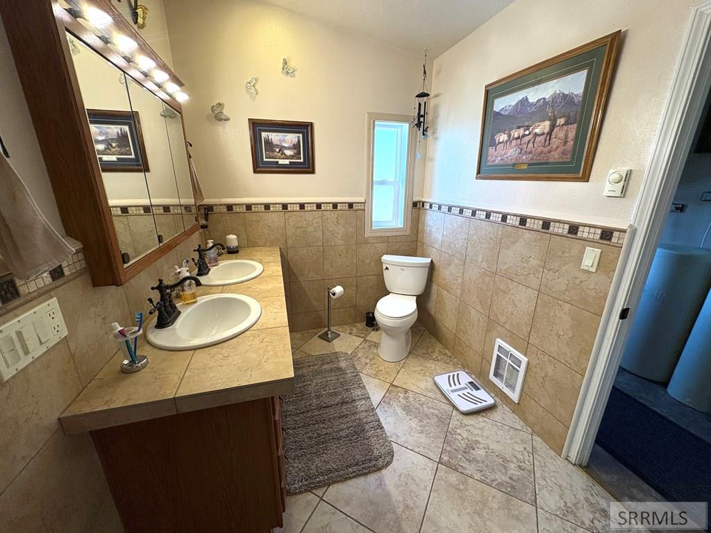 190 Meadow Road Property Photo 20