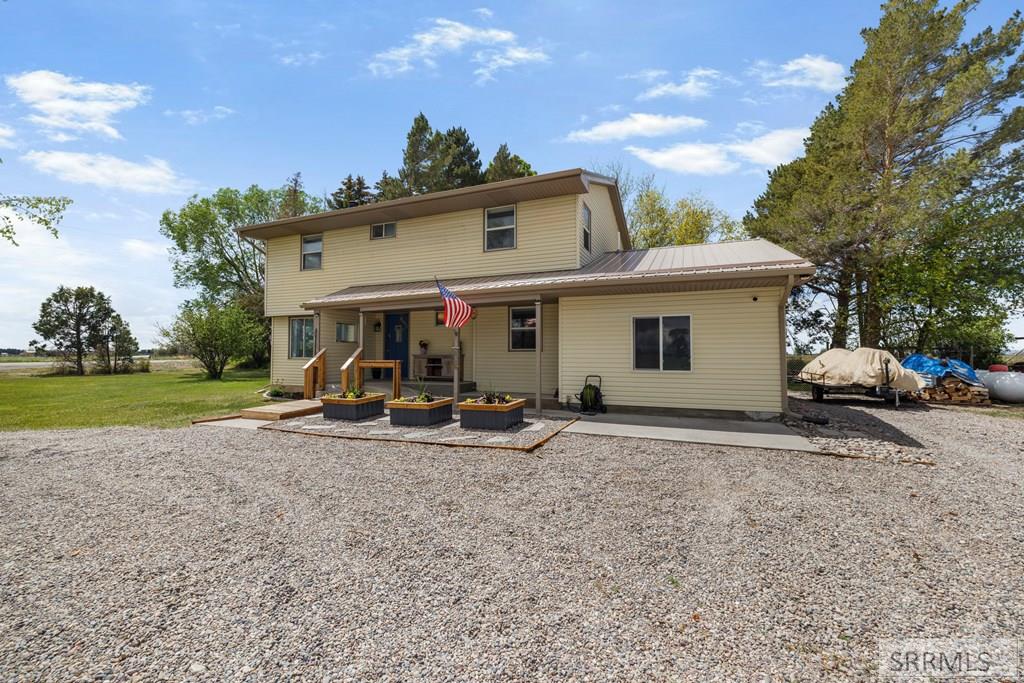 653 N 3300 E Property Photo 2