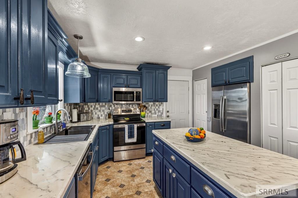 653 N 3300 E Property Photo 10