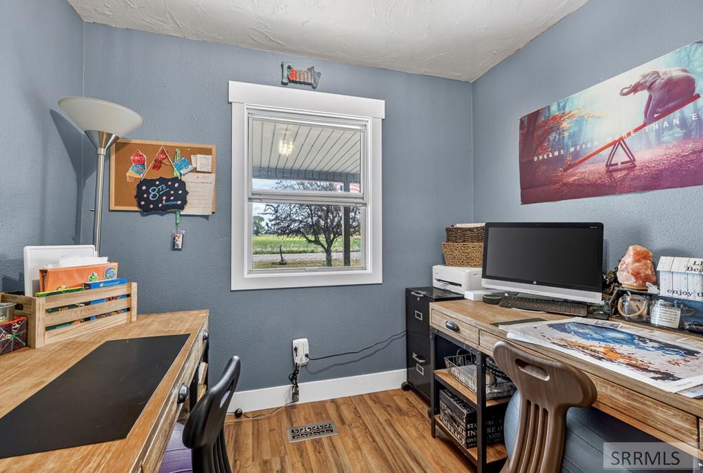 653 N 3300 E Property Photo 32