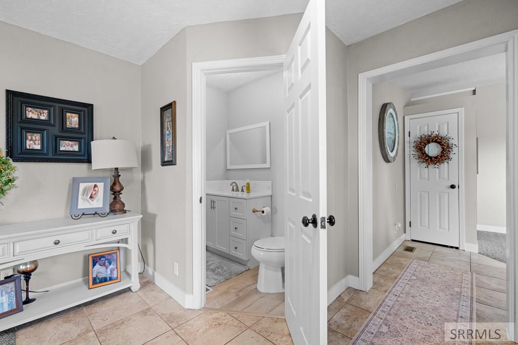 853 E 900 N Property Photo 55